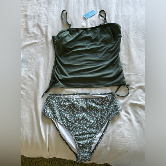 Cupshe Other - Cupshe two piece swimsuit size XL NEW